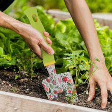 Load image into Gallery viewer, Awefrank Garden Shovel with Measurement Mark, Sturdy Heavy Duty Gardening Tool Trowel/Hand Shovel/Garden Spade